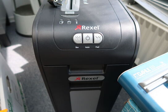 Div. Elektronik, makulator REXEL RSS2232, hæftemaskine RAPID 5080Electronic m.m.