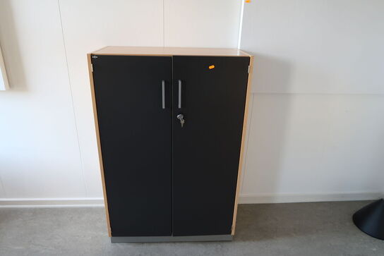 El. hæve/sænke skrivebord KINNARPS, skuffemodul, skab, stumtjener m.m.