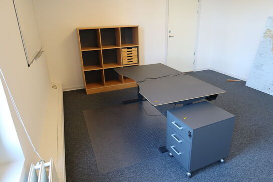 El. hæve/sænke skrivebord, skuffemodul, reol, whiteboard