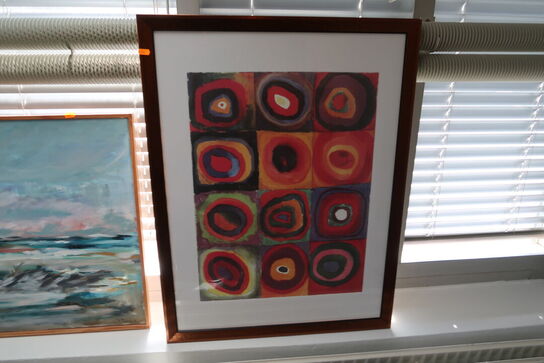 Reol, whiteboard, plakat, billeder, træningsbold, stol