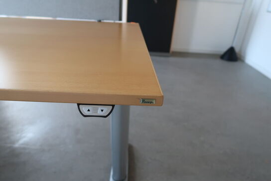El. hæve/sænke skrivebord KINNARPS, skuffemodul, skab, stumtjener m.m.