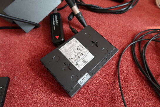 Konferencekamera POLYCOM EagleEye MPTZ-B, switch EXTRON SW2 HD 4K m.m. (se billeder)