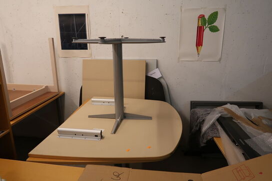 2 stk. reoler, skab, bord HANS J. WEGNER, bord m.m.