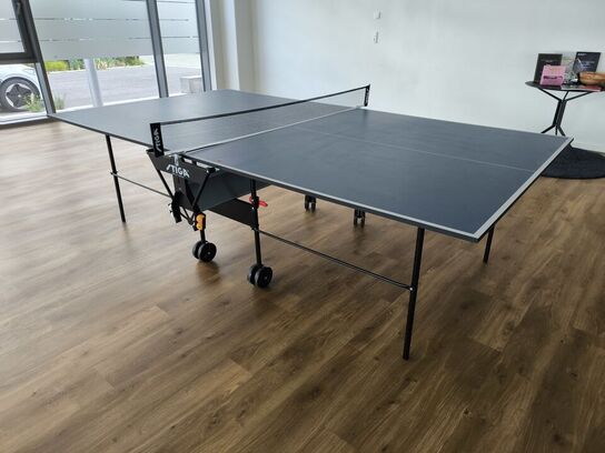 Bordtennis bord STIGA med bat og bolde