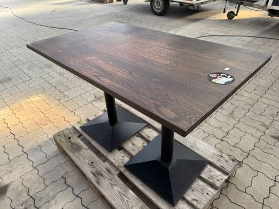 Spisebord med bordplade i massiv eg. L120cm x B70cm