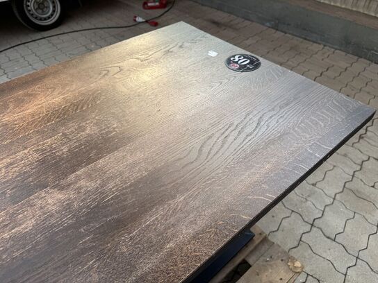 Spisebord med bordplade i massiv eg. L120cm x B70cm