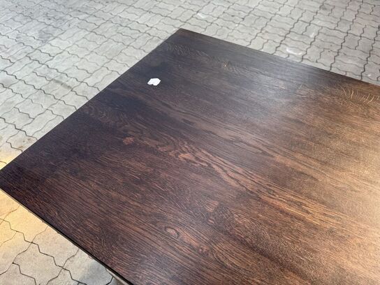 Spisebord med bordplade i massiv eg. L110cm x B70cm