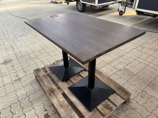 Spisebord med bordplade i massiv eg. L110cm x B70cm