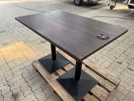 Spisebord med bordplade i massiv eg. L110cm x B70cm