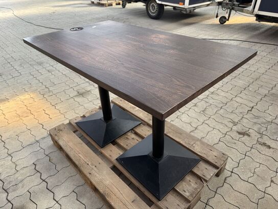 Spisebord med bordplade i massiv eg. L120cm x B70cm