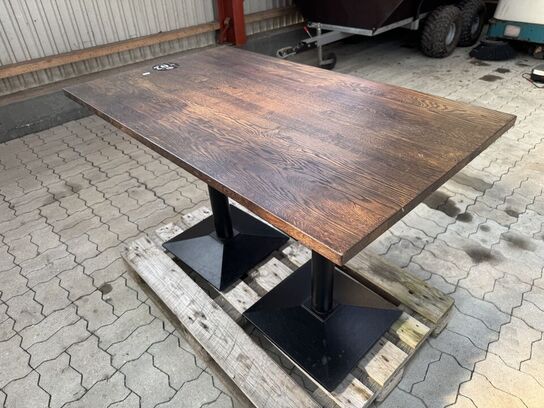 Spisebord med bordplade i massiv eg. L120cm x B70cm