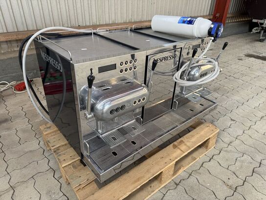 Kaffemaskien NESPRESSO Aguila 420 Pro