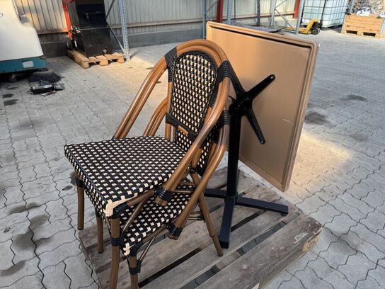 Udendørs cafébord med sort flip understel inkl. 2 fletstole
