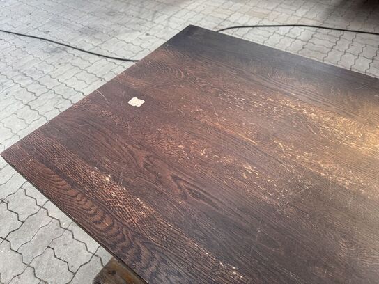 Spisebord med bordplade i massiv eg. L120cm x B70cm