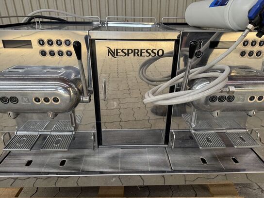 Kaffemaskien NESPRESSO Aguila 420 Pro