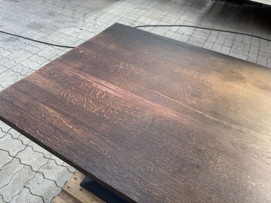 Spisebord med bordplade i massiv eg. L120cm x B70cm
