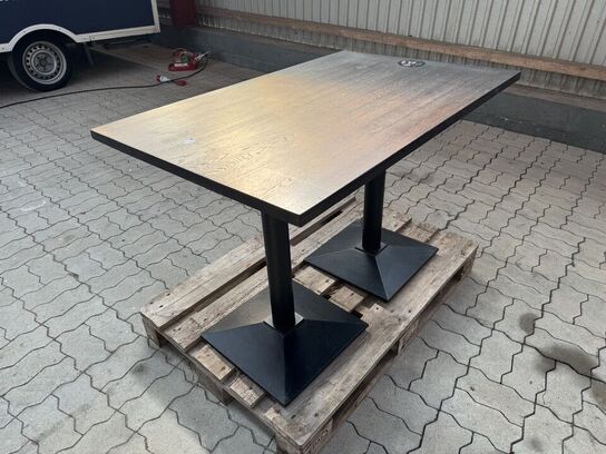 Spisebord med bordplade i massiv eg. L110cm x B70cm