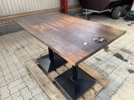 Spisebord med bordplade i massiv eg. L120cm x B70cm