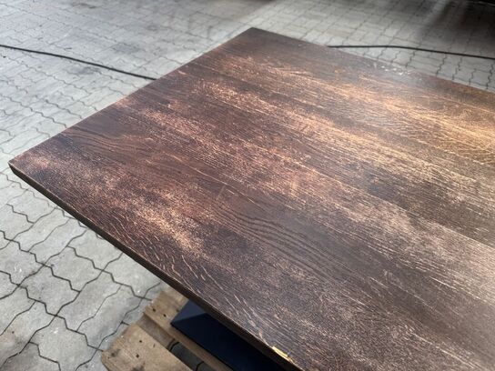 Spisebord med bordplade i massiv eg. L120cm x B70cm