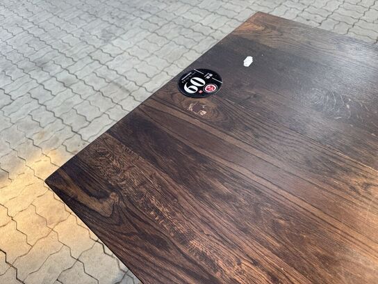 Spisebord med bordplade i massiv eg. L120cm x B70cm