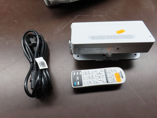 Projektor, EPSON EB-695WI m. fjernbetjening og Touch Unit