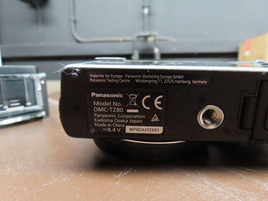 2 stk. kamera, PANASONIC TZ250 og VICTURE 4K WI-FI