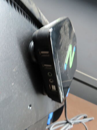7 stk. monitor med tynd klient, NComputing L300