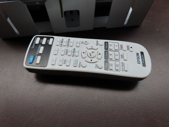 Projektor, EPSON EB-695WI m. fjernbetjening og Touch Unit