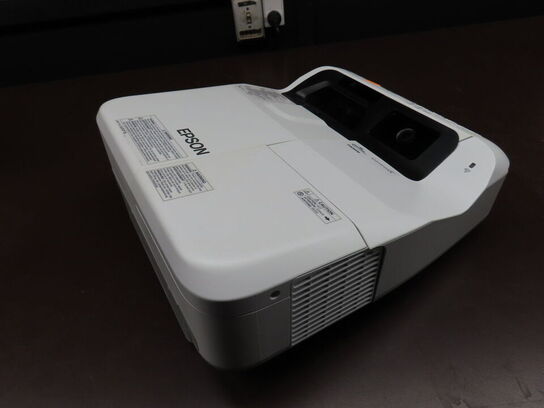 Projektor, EPSON EB-695WI m. fjernbetjening og Touch Unit