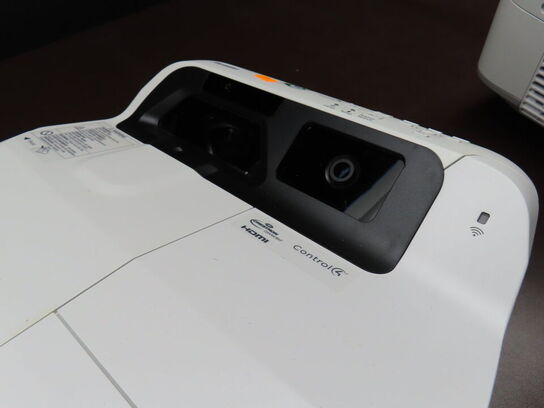 Projektor, EPSON EB-695WI m. fjernbetjening og Touch Unit