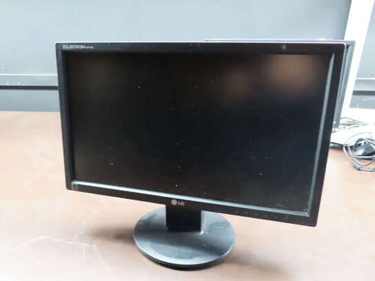 7 stk. monitor med tynd klient, NComputing L300