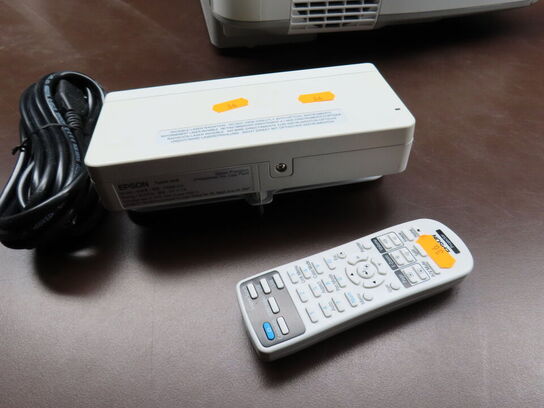 Projektor, EPSON EB-695WI m. fjernbetjening og Touch Unit
