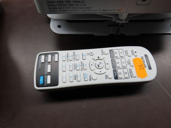 Projektor, EPSON EB-695WI m. fjernbetjening og Touch Unit