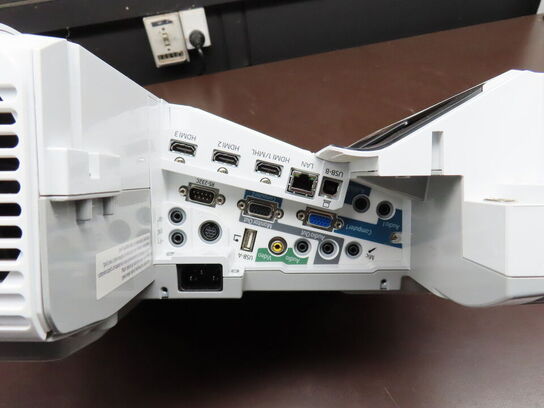 Projektor, EPSON EB-695WI m. fjernbetjening og Touch Unit