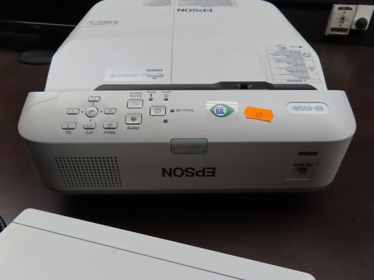 Projektor, EPSON EB-695WI m. fjernbetjening og Touch Unit
