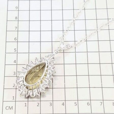 Eksklusivt håndfremstillet unika halskæde