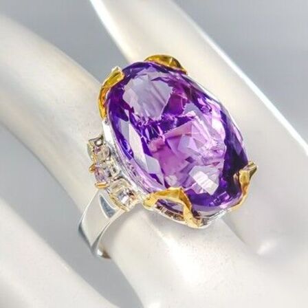 Eksklusivt håndfremstillet unika ring af guld og hvidguldbelagt sterlingsølv