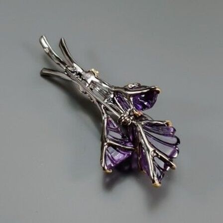 Eksklusivt håndfremstillet unika broche