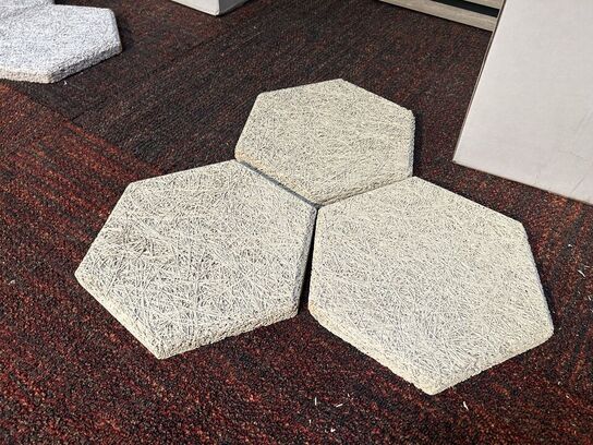 BYGGEMATERIALER, akustikpaneler, lister, troldtekt, træbeton, skruer mm.