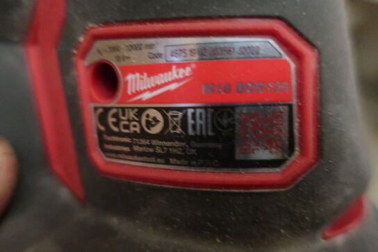 Blæser, hækkeklipperog sliber MILWAUKEE