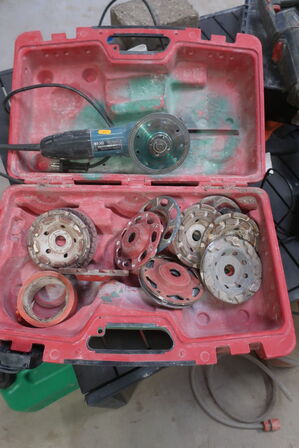 Vinkelsliber MAKITA GA5030R med div. slibeskiver