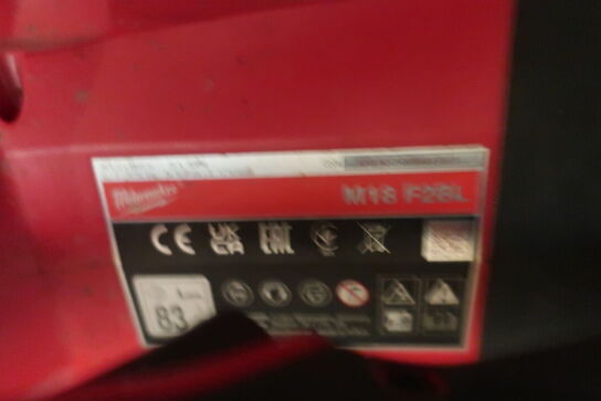 Blæser, hækkeklipperog sliber MILWAUKEE