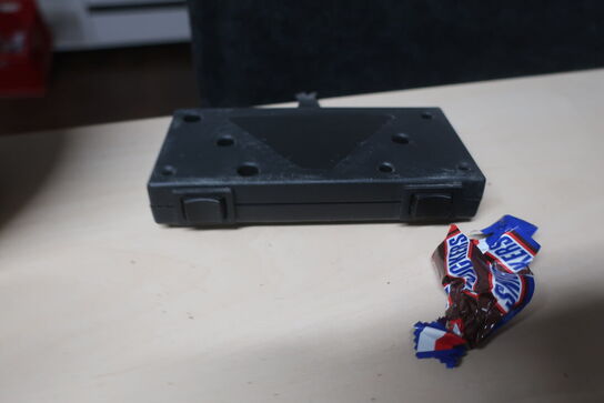 El. hæve/sænkebord, kontorstol, skærm, lampe