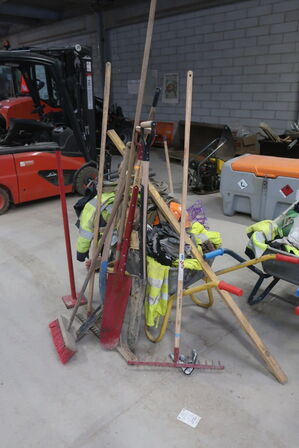 3 stk. trillebør med indhold