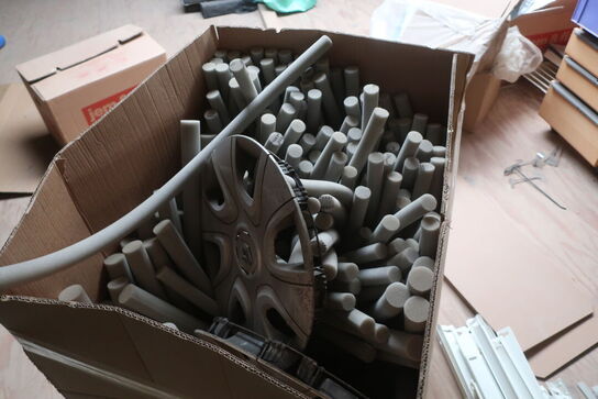 Tøm loftrum for blæser, inventar, lamper m.m.