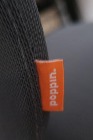 El. hæve/sænkebord, kontorstol, skærm, lampe