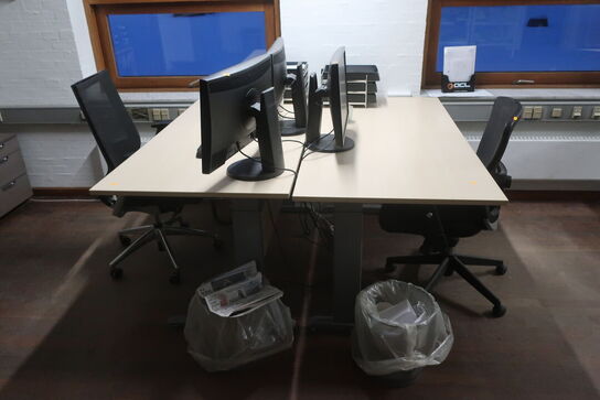 2 stk. El. hæve/sænkebord, kontorstole, skærme