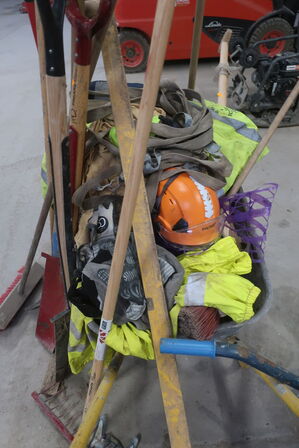 3 stk. trillebør med indhold