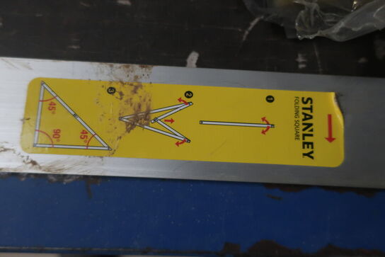 Vinkelsliber MAKITA GA9020R, topnøglesæt, hansker, vinkel og målebånd