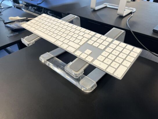 Hæve sænkebord m. Indhold 